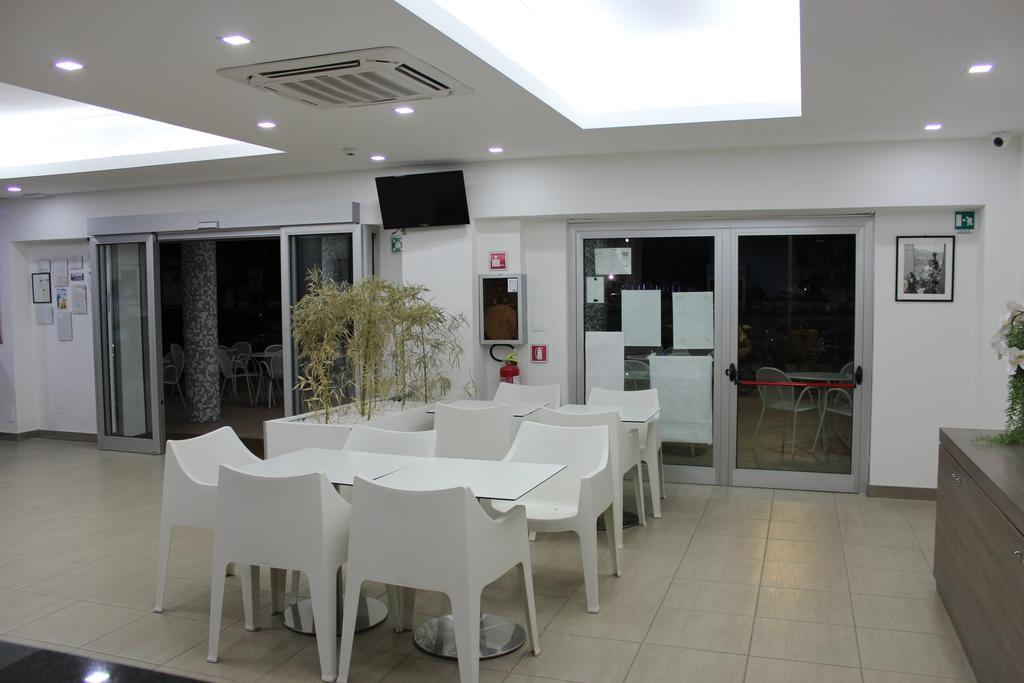 Hotel Poseidon Corigliano Calabro Exteriör bild