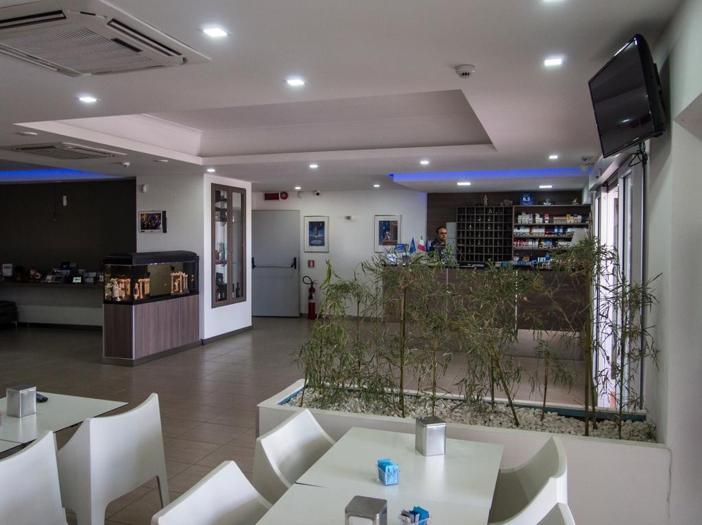 Hotel Poseidon Corigliano Calabro Exteriör bild